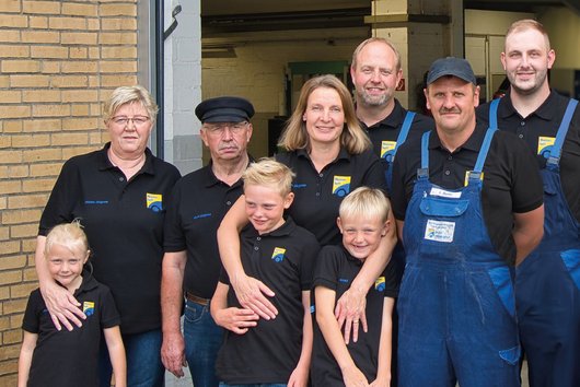 Team-Foto bei Kfz-Jürgens
